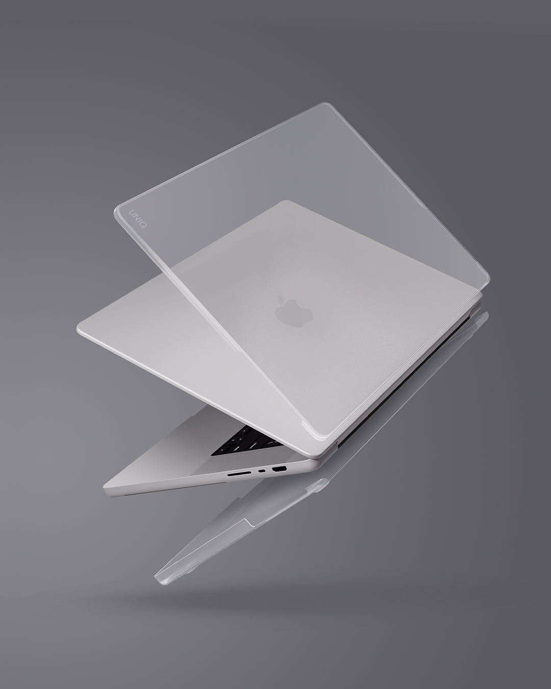 Funda / Carcasa Para Macbook Pro 16" 2021 / 2023 Uniq Claro (Incluye Protector de Teclado y de Camara Web)