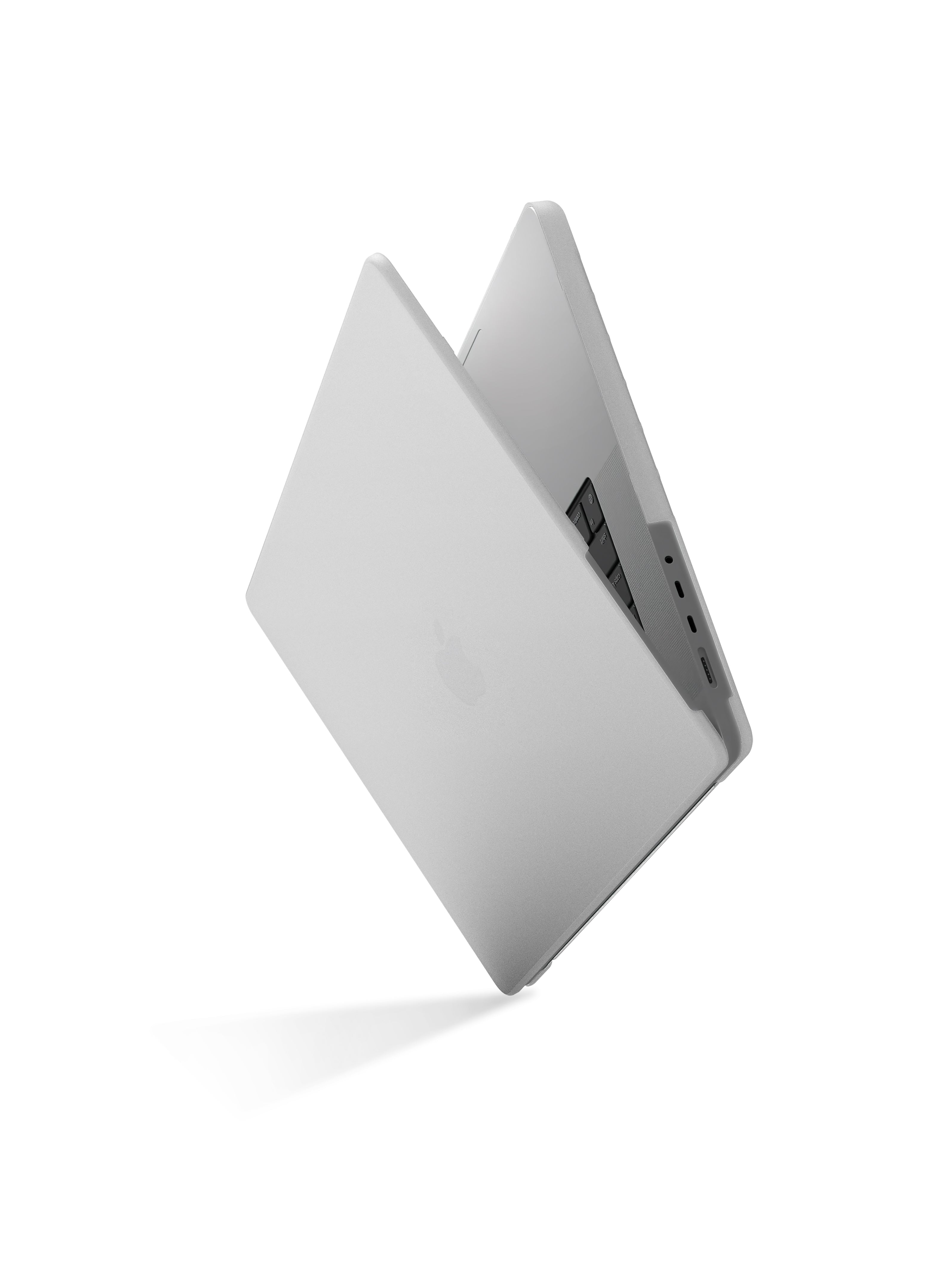 Funda / Carcasa Para Macbook Pro 16" 2021 / 2023 Uniq Claro (Incluye Protector de Teclado y de Camara Web)