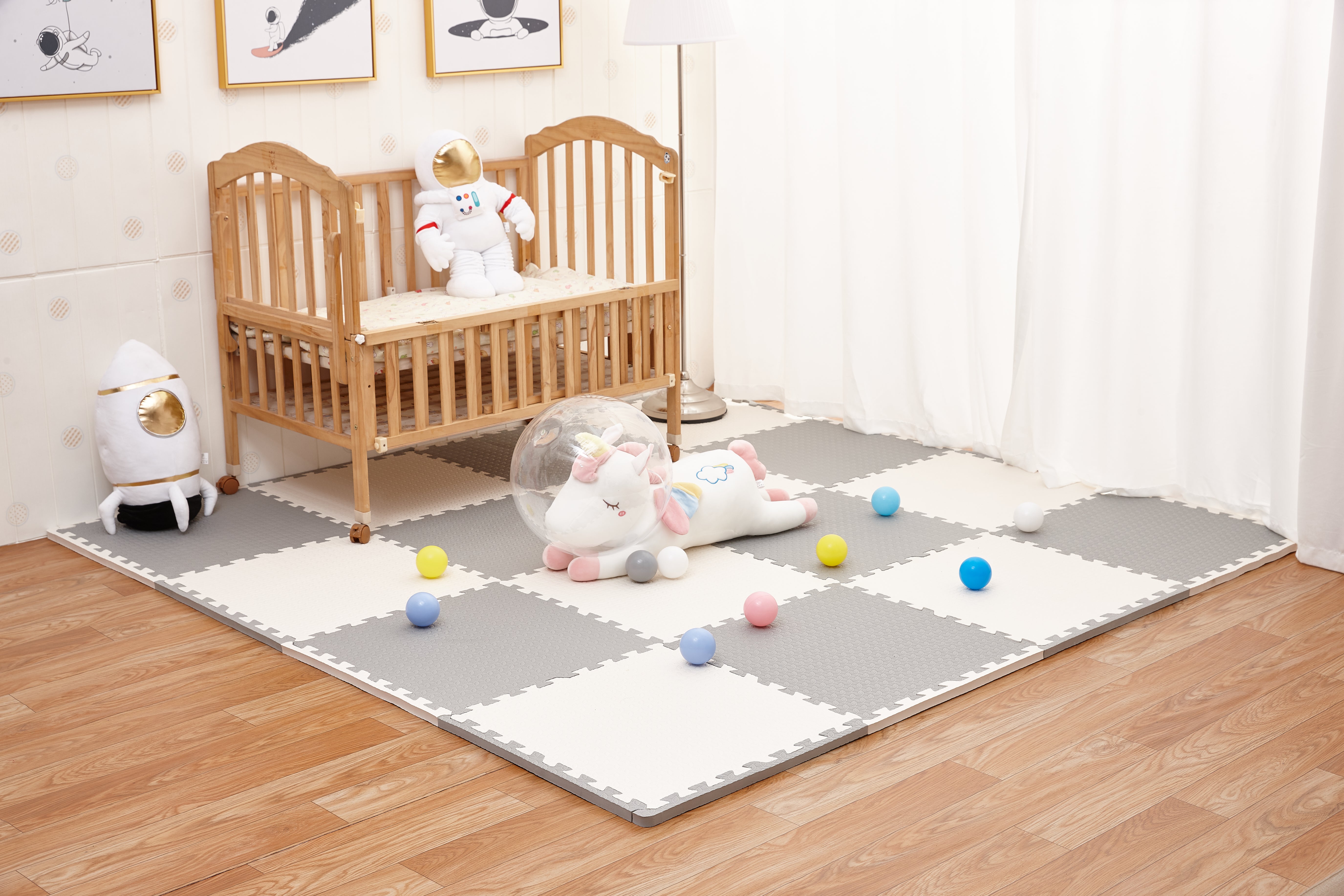 Piso de Goma Eva Encajable 60x60x1.2 cm – Gris y Blanco | Decopro | Pack 8 Unidades