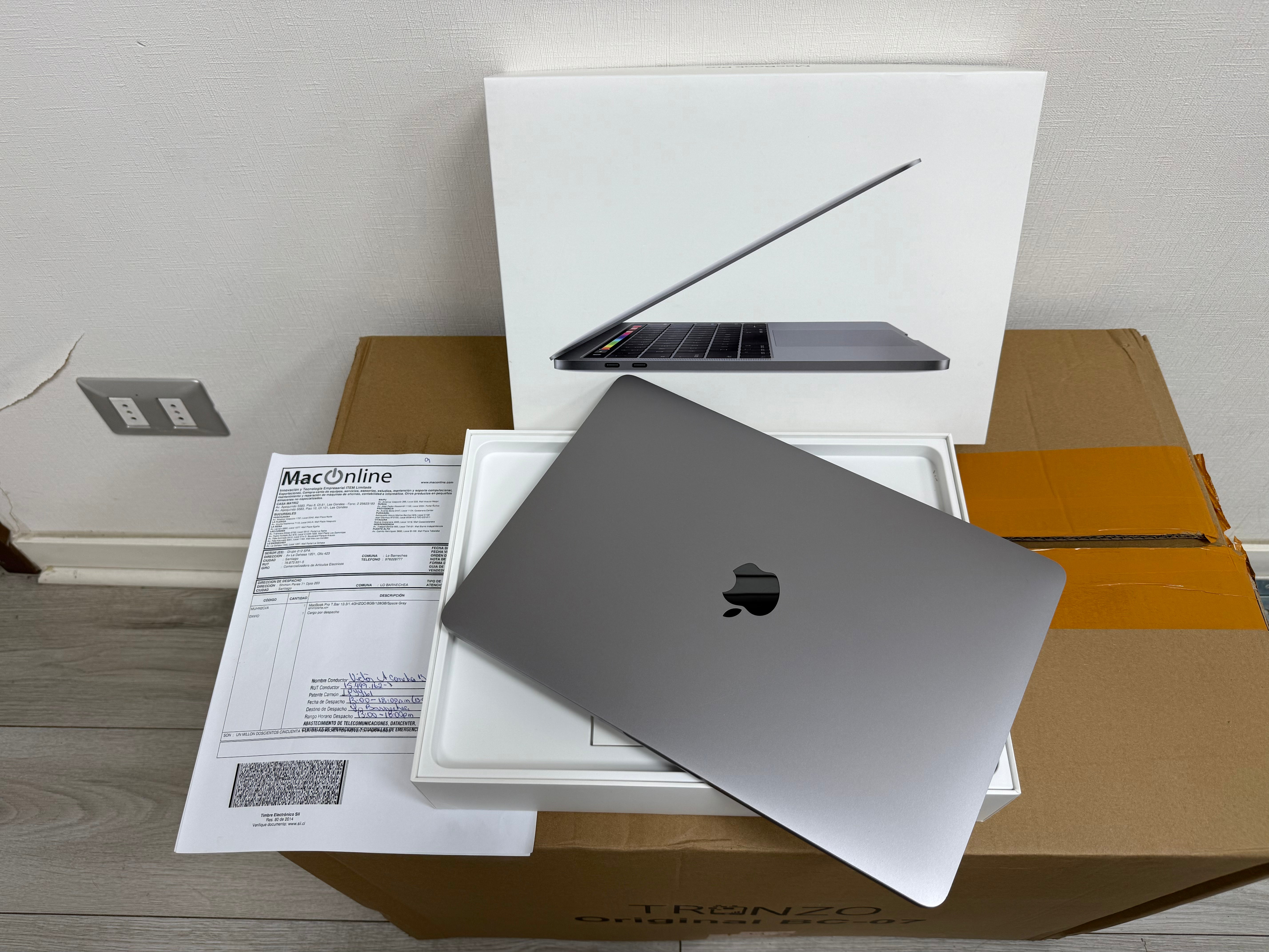 MacBook Pro 13” 2019 – Intel Core i5, 8GB RAM, 128GB SSD – Excelente Estado (detalle pantalla)